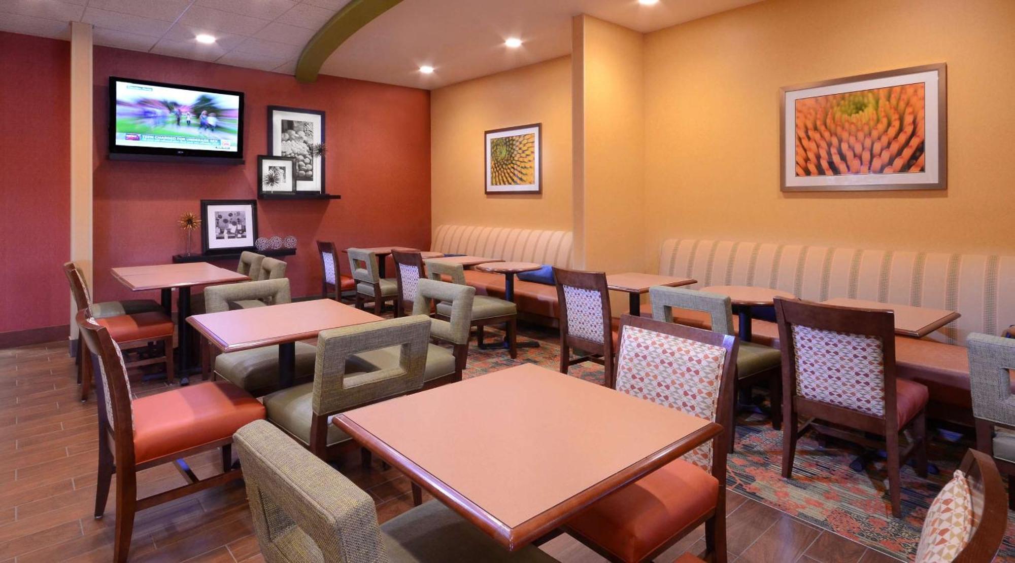 Hampton Inn Fayetteville Fort Bragg Exterior photo